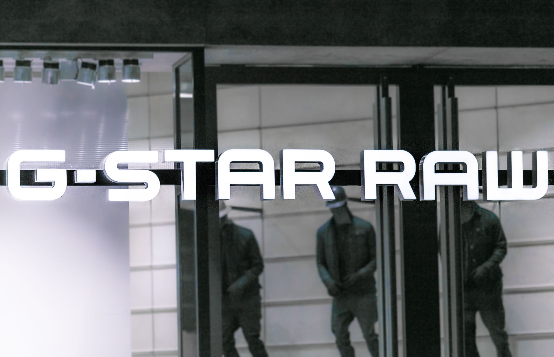 GSTAR RAW Thumbnail